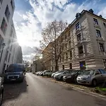Moderne Eg-Wohnung In Sudenburg Mit Parkplatz, Top Anbindung